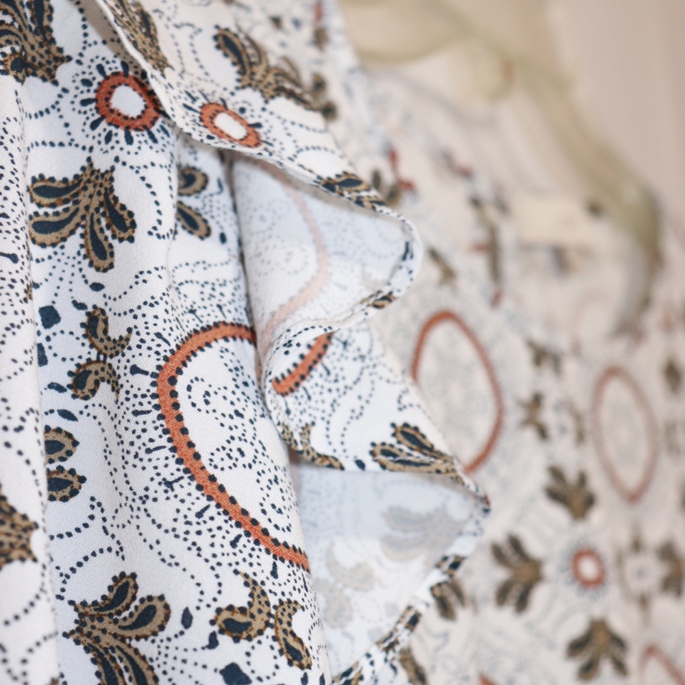 LOFT FLORAL RUFFLE SHELL BLOUSE - Picture 4 of 8
